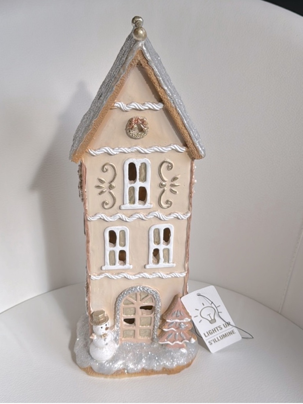 Gingerbread Decorative Light-Up House, lights with batteries, Christmas holiday